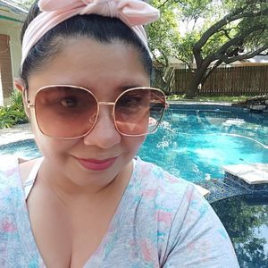 Meet your Posher, April